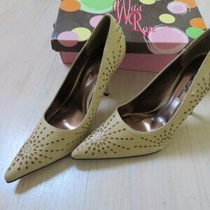 Nude/Beige Wild Rose Heels size 7.5